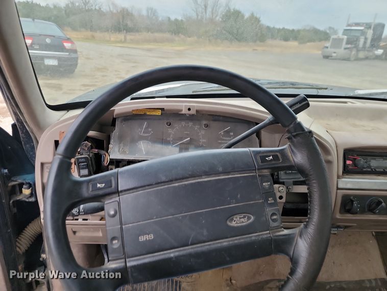 image for item LD9066 1995 Ford F150  pickup truck