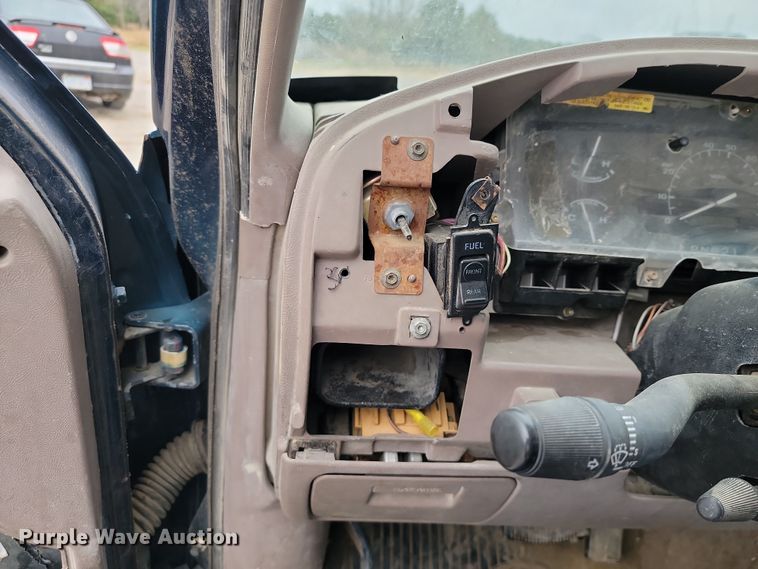 image for item LD9066 1995 Ford F150  pickup truck