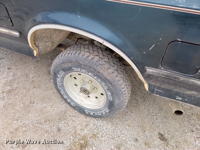 image for item LD9066 1995 Ford F150  pickup truck