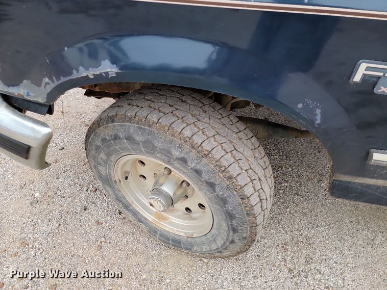 image for item LD9066 1995 Ford F150  pickup truck