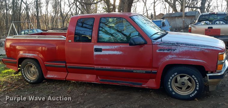 image for item LD9087 1996 Chevrolet C1500  Ext. Cab pickup truck