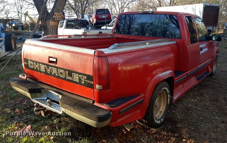 image for item LD9087 1996 Chevrolet C1500  Ext. Cab pickup truck