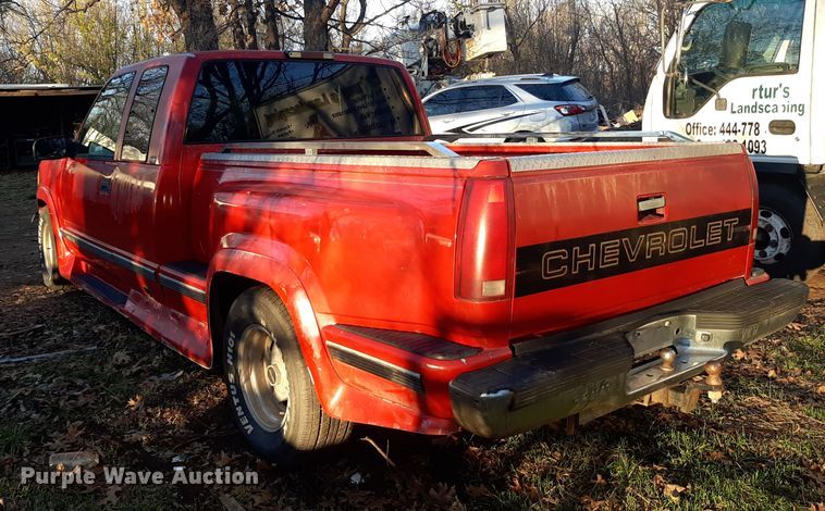 image for item LD9087 1996 Chevrolet C1500  Ext. Cab pickup truck