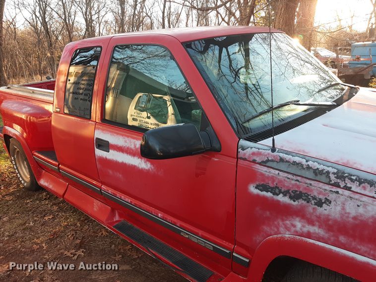 image for item LD9087 1996 Chevrolet C1500  Ext. Cab pickup truck