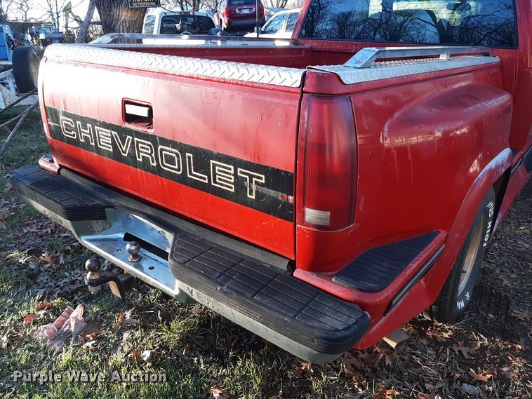 image for item LD9087 1996 Chevrolet C1500  Ext. Cab pickup truck