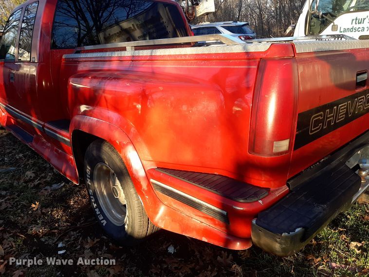 image for item LD9087 1996 Chevrolet C1500  Ext. Cab pickup truck