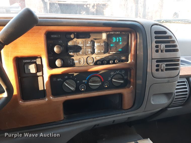 image for item LD9087 1996 Chevrolet C1500  Ext. Cab pickup truck