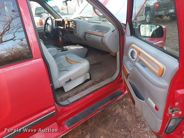 image for item LD9087 1996 Chevrolet C1500  Ext. Cab pickup truck