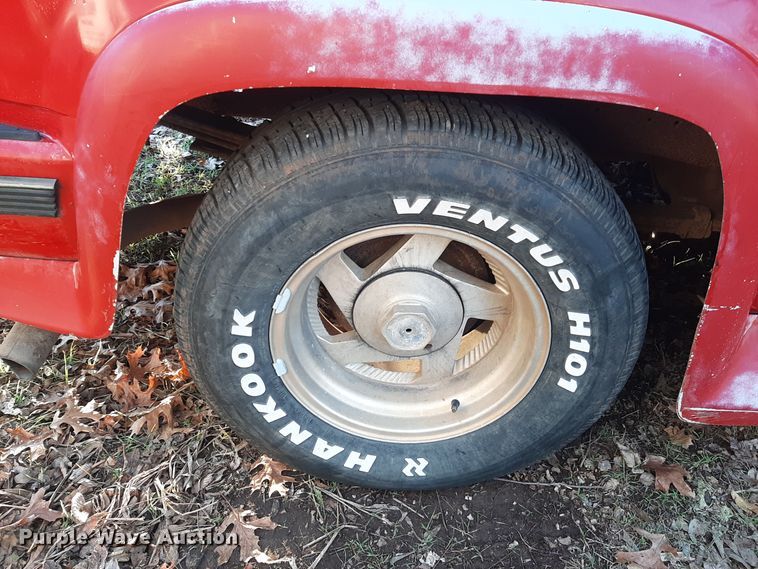 image for item LD9087 1996 Chevrolet C1500  Ext. Cab pickup truck