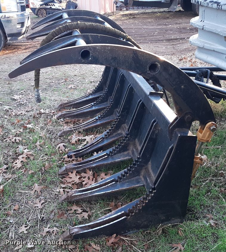 image for item LD9092 72" W skid steer grapple