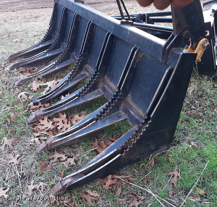 image for item LD9092 72" W skid steer grapple