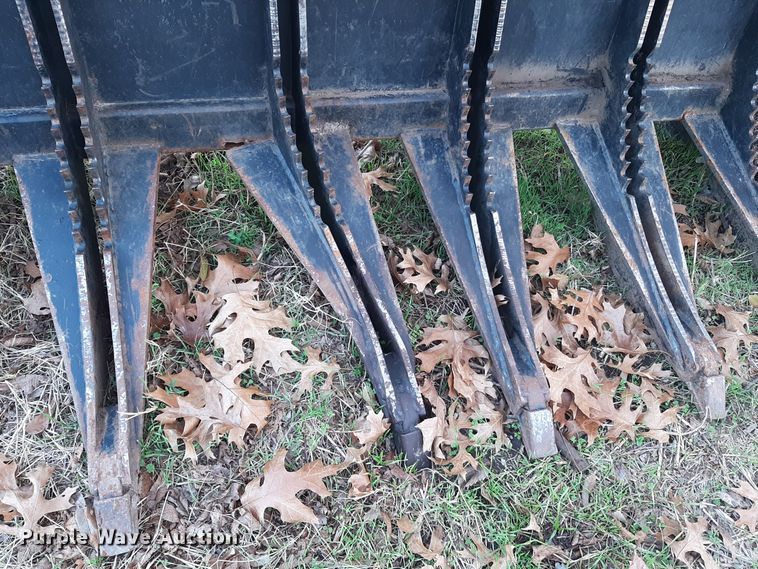 image for item LD9092 72" W skid steer grapple