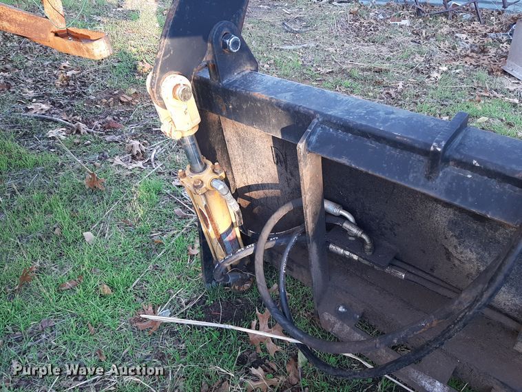 image for item LD9092 72" W skid steer grapple