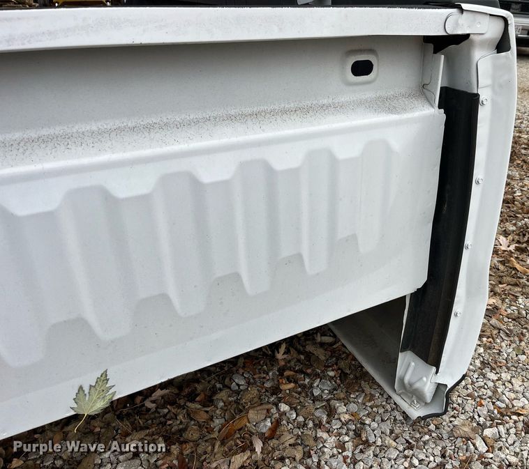 image for item LD9874 2018 Chevrolet Silverado 3500  Truck bed
