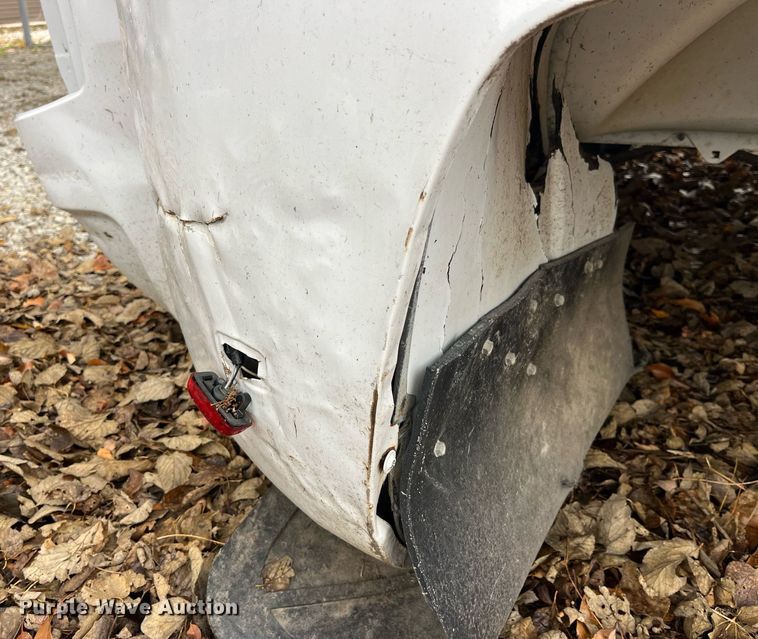 image for item LD9874 2018 Chevrolet Silverado 3500  Truck bed