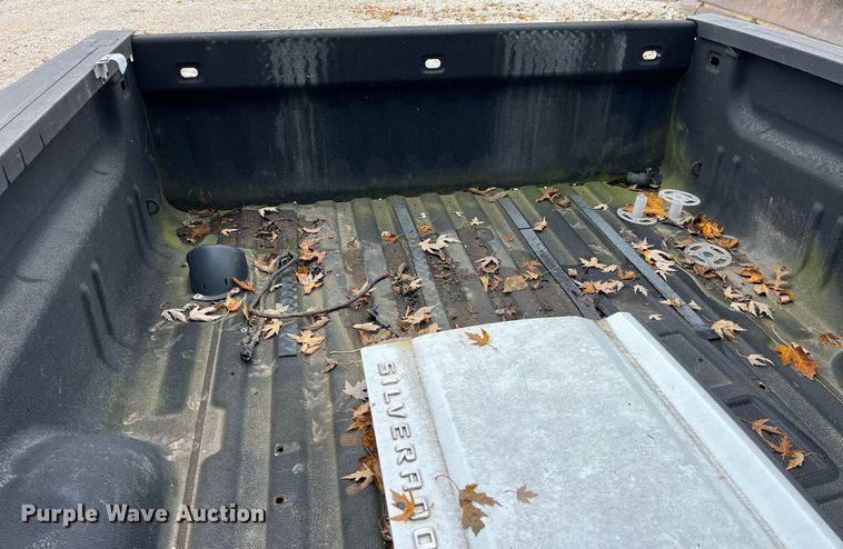 image for item LD9874 2018 Chevrolet Silverado 3500  Truck bed