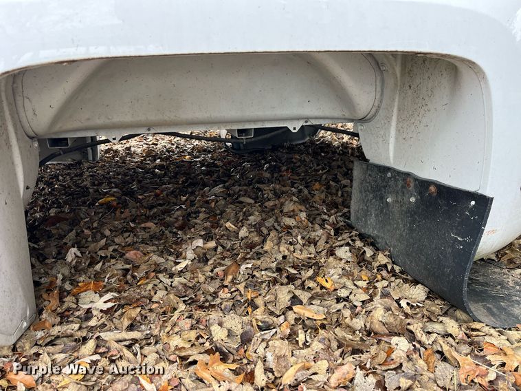 image for item LD9874 2018 Chevrolet Silverado 3500  Truck bed