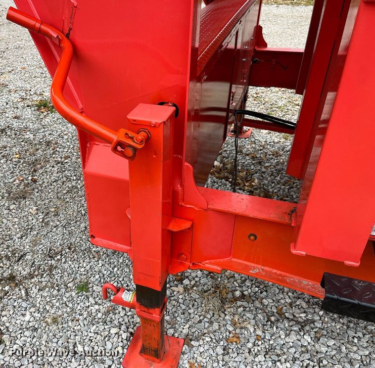 image for item LD9876 2021 Road Clipper 46UFU2034M1237893  dump trailer