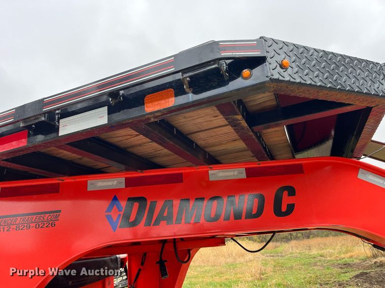 image for item LD9876 2021 Road Clipper 46UFU2034M1237893  dump trailer