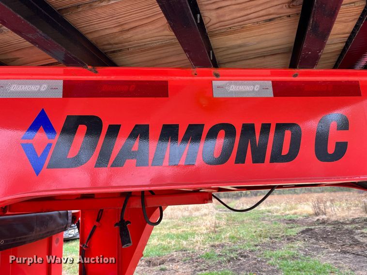 image for item LD9876 2021 Road Clipper 46UFU2034M1237893  dump trailer