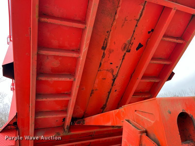 image for item LD9876 2021 Road Clipper 46UFU2034M1237893  dump trailer