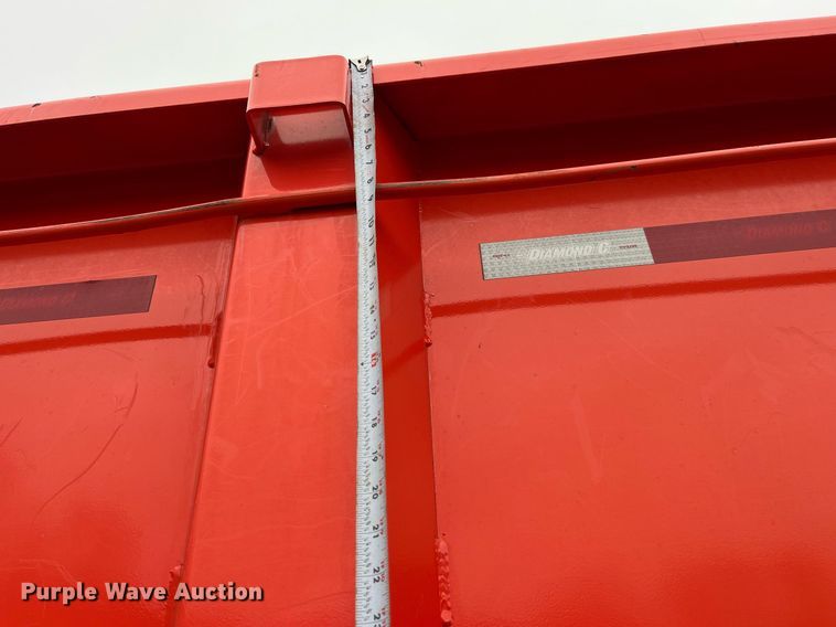 image for item LD9876 2021 Road Clipper 46UFU2034M1237893  dump trailer