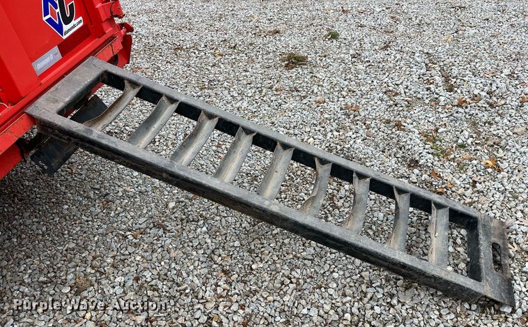 image for item LD9876 2021 Road Clipper 46UFU2034M1237893  dump trailer