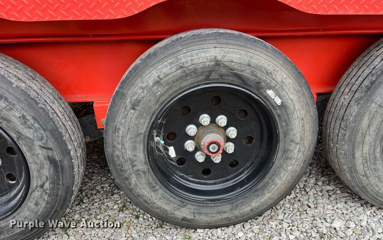 image for item LD9876 2021 Road Clipper 46UFU2034M1237893  dump trailer