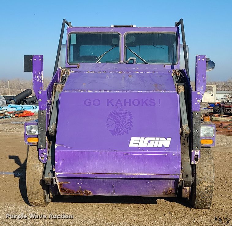 image for item LJ9392 2003 Elgin Series P  street sweeper