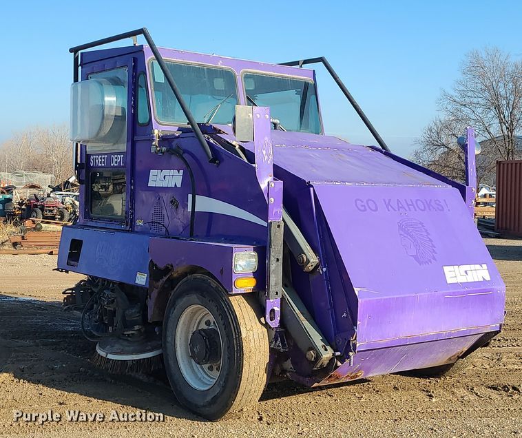 image for item LJ9392 2003 Elgin Series P  street sweeper