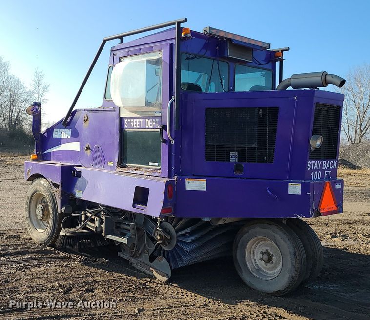 image for item LJ9392 2003 Elgin Series P  street sweeper