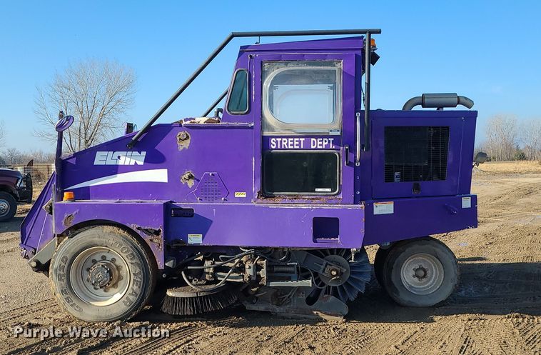 image for item LJ9392 2003 Elgin Series P  street sweeper