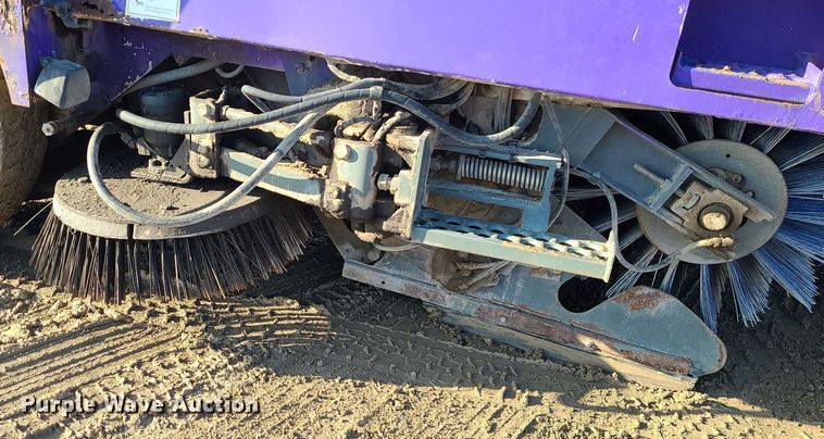 image for item LJ9392 2003 Elgin Series P  street sweeper