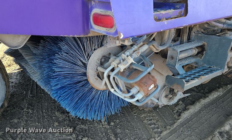 image for item LJ9392 2003 Elgin Series P  street sweeper