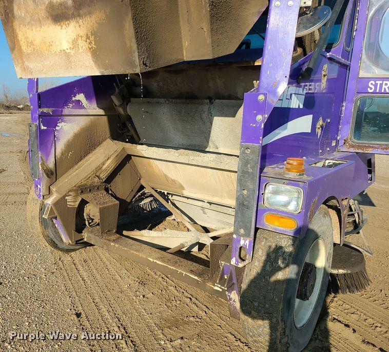 image for item LJ9392 2003 Elgin Series P  street sweeper