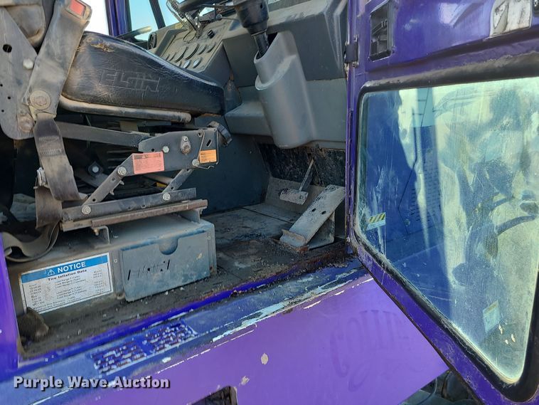 image for item LJ9392 2003 Elgin Series P  street sweeper