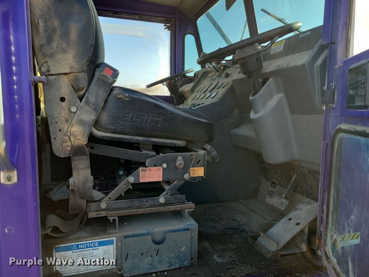 image for item LJ9392 2003 Elgin Series P  street sweeper