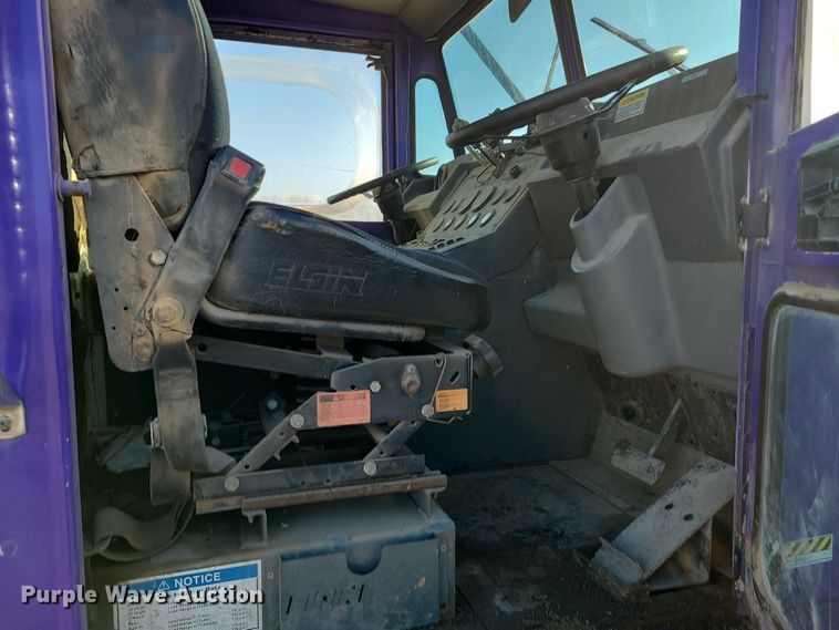 image for item LJ9392 2003 Elgin Series P  street sweeper