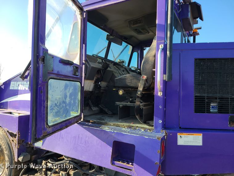 image for item LJ9392 2003 Elgin Series P  street sweeper