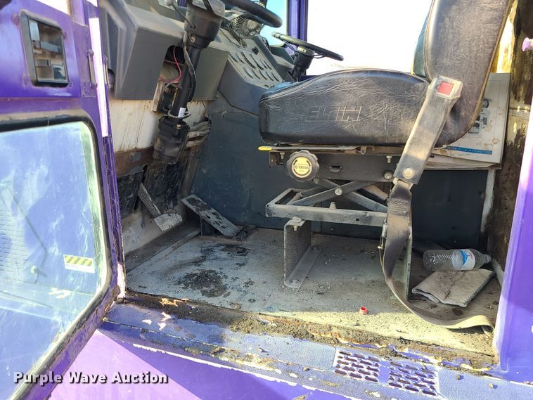 image for item LJ9392 2003 Elgin Series P  street sweeper