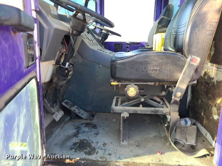 image for item LJ9392 2003 Elgin Series P  street sweeper