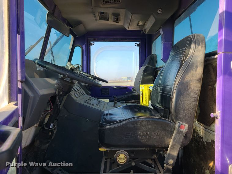 image for item LJ9392 2003 Elgin Series P  street sweeper