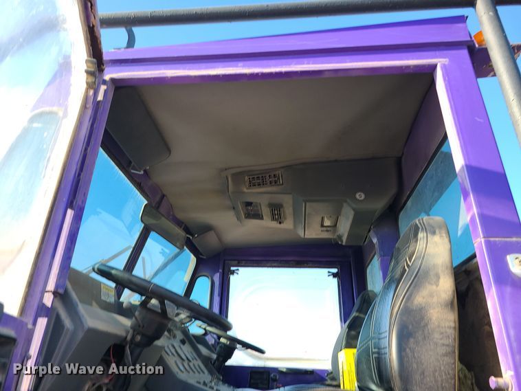 image for item LJ9392 2003 Elgin Series P  street sweeper