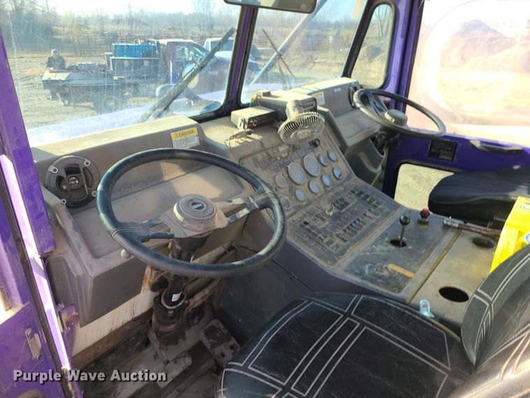 image for item LJ9392 2003 Elgin Series P  street sweeper