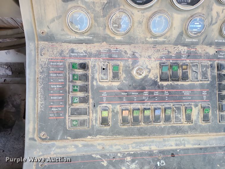 image for item LJ9392 2003 Elgin Series P  street sweeper