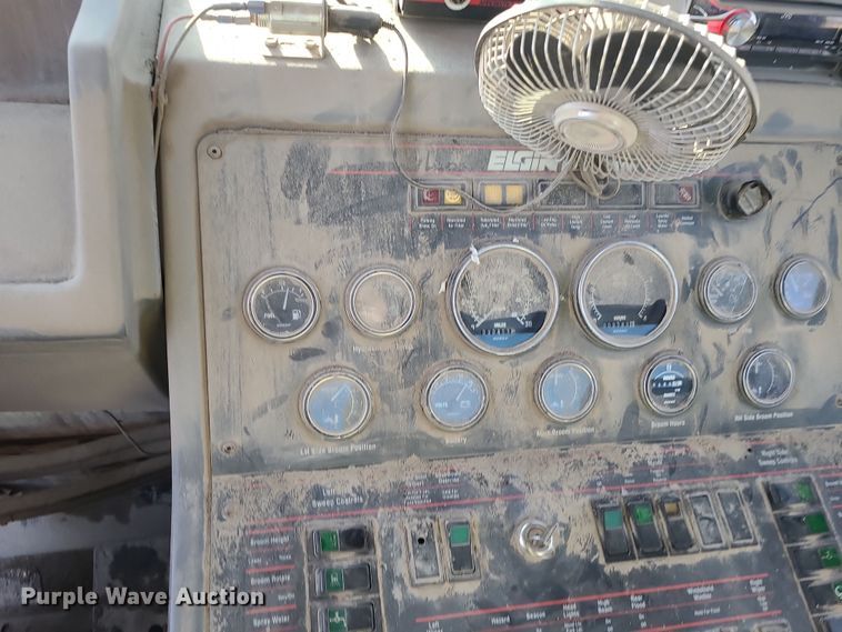 image for item LJ9392 2003 Elgin Series P  street sweeper