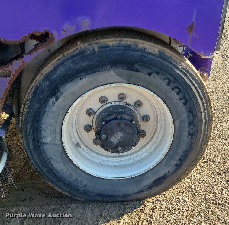 image for item LJ9392 2003 Elgin Series P  street sweeper