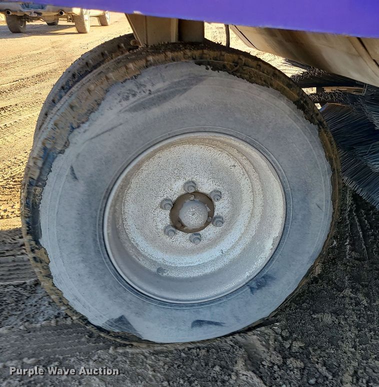 image for item LJ9392 2003 Elgin Series P  street sweeper