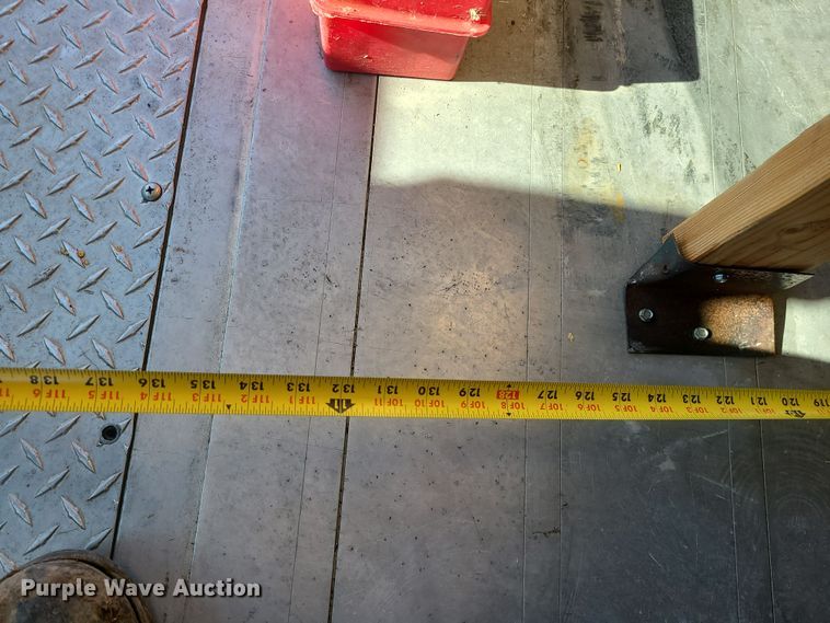 image for item LJ9398 2002 Ford E350  delivery truck