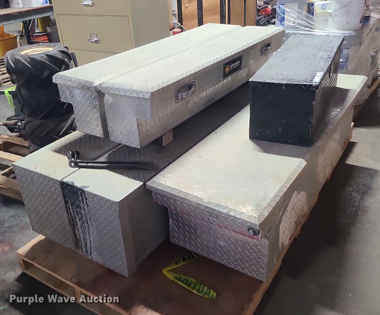 image for item LJ9401 (6) Aluminum tool boxes